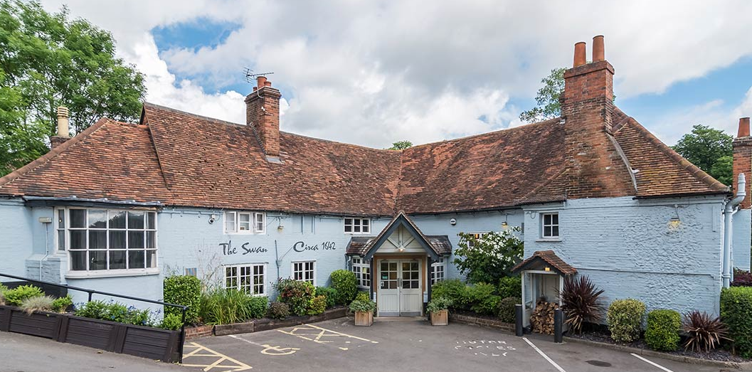 the swan pangbourne